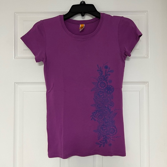 Lucy Purple Floral-Type Design Short Sleeve Top - Picture 1 of 7